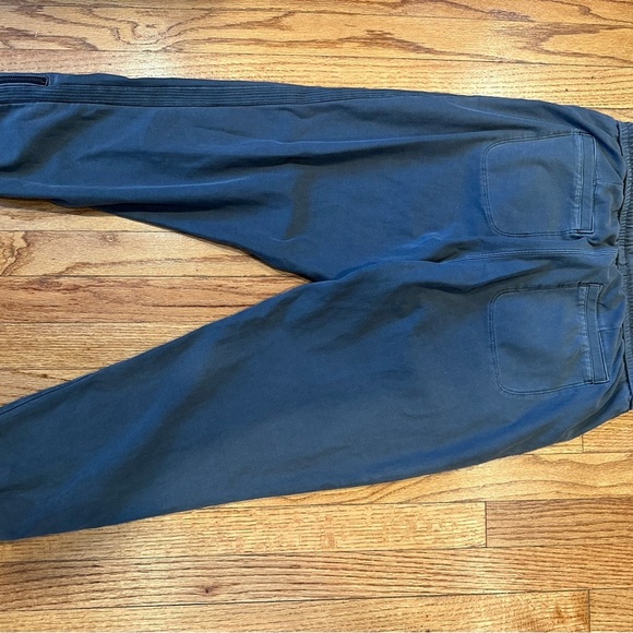 Athleta Women's charcoal Joggers with Black Accents size 2p - Picture 5 of 6